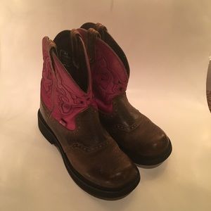 Pink and brown leather Justin’s boots